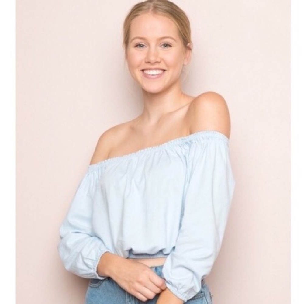 Brandy Melville ‘Maura’ off the shoulder top